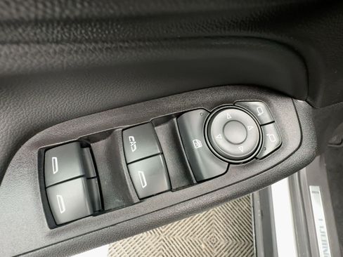 Used 2018 Chevrolet Equinox Premier image 13