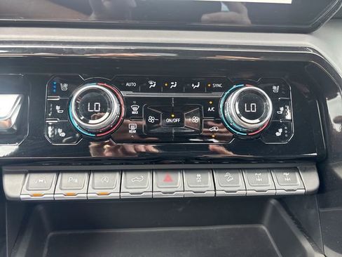 Used 2022 GMC Sierra 1500 AT4X AWD/4WD image 19