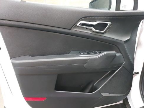 Used 2025 Kia Sportage LX AWD/4WD image 26
