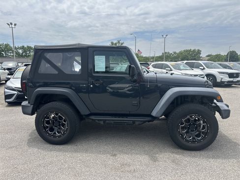 Used 2016 Jeep Wrangler Sport w/ Connectivity Group AWD/4WD image 3