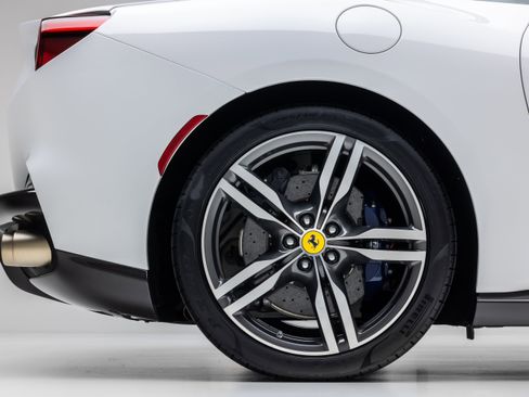 Certified 2023 Ferrari Portofino M RWD image 18