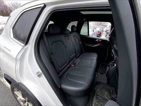 Used 2022 BMW X5 xDrive40i w/ Premium Package image 19