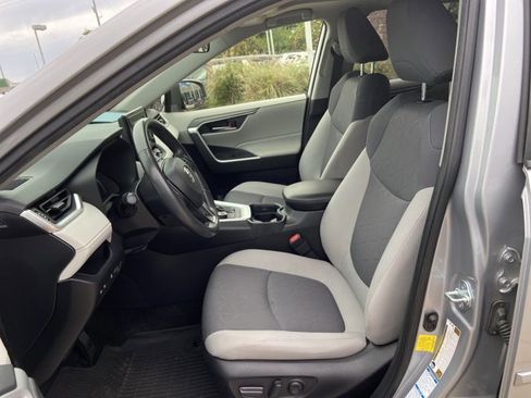 Used 2020 Toyota RAV4 XLE w/ Convenience Package AWD/4WD image 19