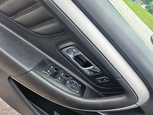 Used 2015 Ford Taurus SEL w/ Equipment Group 201A FWD image 11