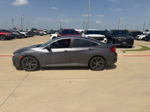 Used 2019 Honda Civic Sport image 5