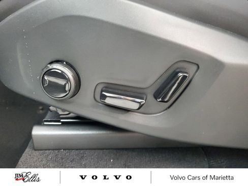 New 2025 Volvo XC90 B6 Core w/ Climate Package image 22