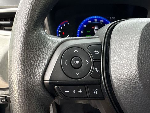 Used 2022 Toyota Corolla LE image 20