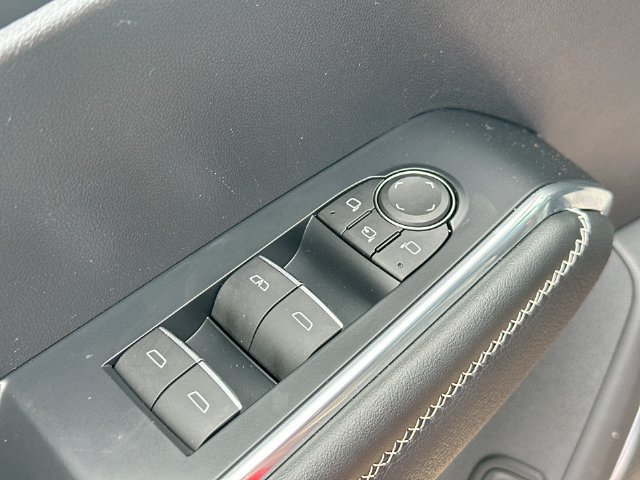 Used 2025 GMC Acadia Denali w/ LPO, Floor Liner Package FWD image 27
