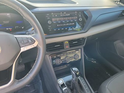 Certified 2024 Volkswagen Taos SE w/ Panoramic Sunroof Package FWD image 23