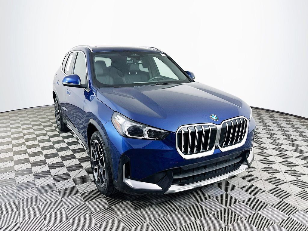 Used 2025 BMW X1 xDrive28i AWD/4WD image 1