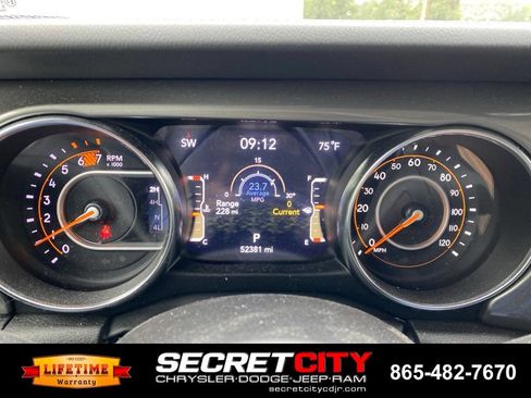 Used 2023 Jeep Wrangler Unlimited Sahara AWD/4WD image 19