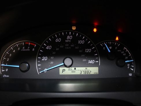 Used 2012 Toyota Camry FWD image 12