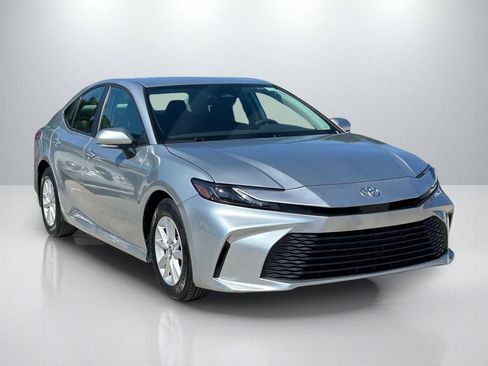 Certified 2025 Toyota Camry LE FWD image 3
