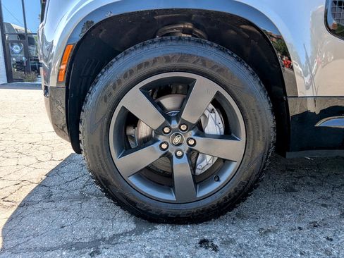 Used 2023 Land Rover Defender 110 X-Dynamic SE image 57