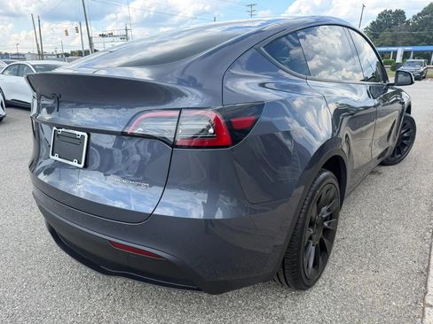 Used 2023 Tesla Model Y Long Range AWD/4WD image 5