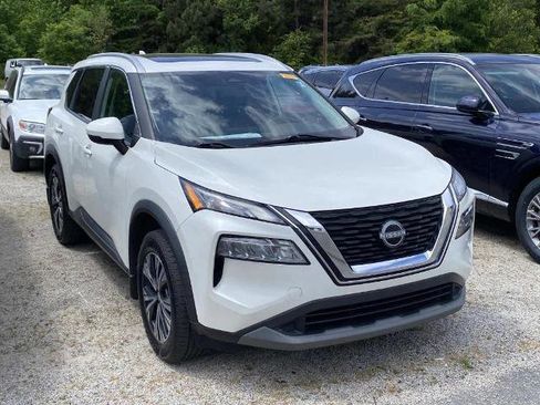 Certified 2022 Nissan Rogue SV w/ SV Premium Package FWD image 1