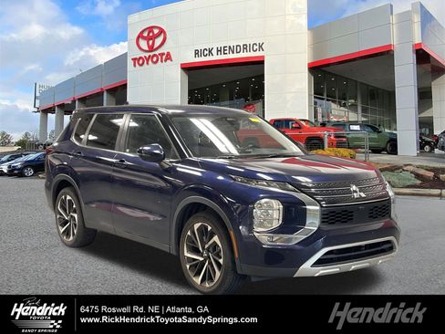 Used 2022 Mitsubishi Outlander SE image 1