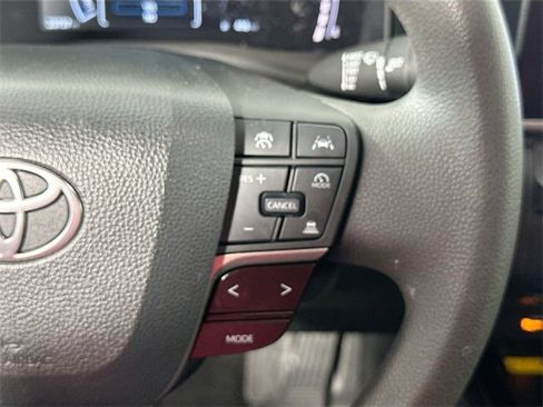 Used 2025 Toyota Camry LE image 19