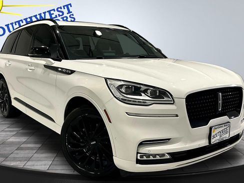 Used 2023 Lincoln Aviator Black Label w/ Jet Package AWD/4WD image 3