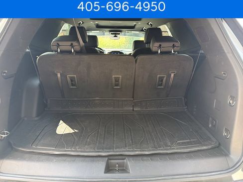 Used 2022 Chevrolet Traverse Premier w/ Redline Edition FWD image 27