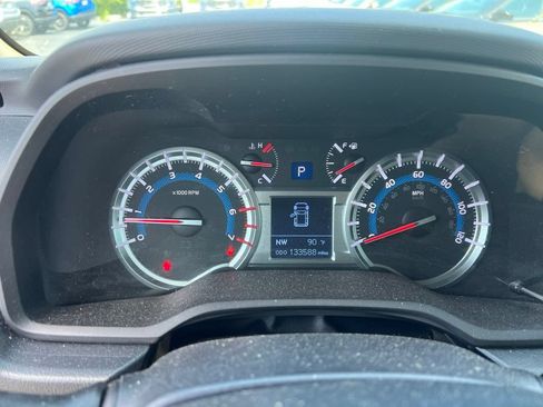Used 2016 Toyota 4Runner SR5 AWD/4WD image 7