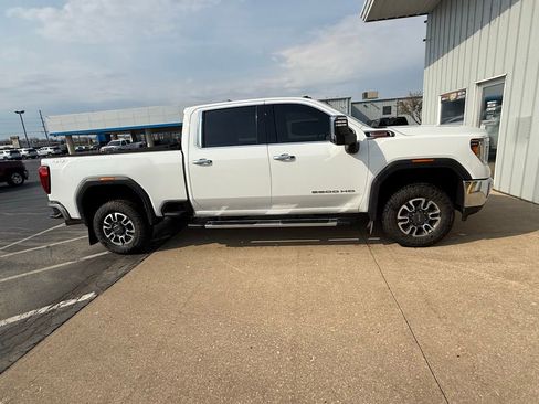 Used 2021 GMC Sierra 3500 SLT w/ SLT Premium Package image 5