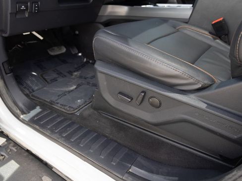 Used 2025 Ford F350 Lariat w/ Tremor Off-Road Package AWD/4WD image 16