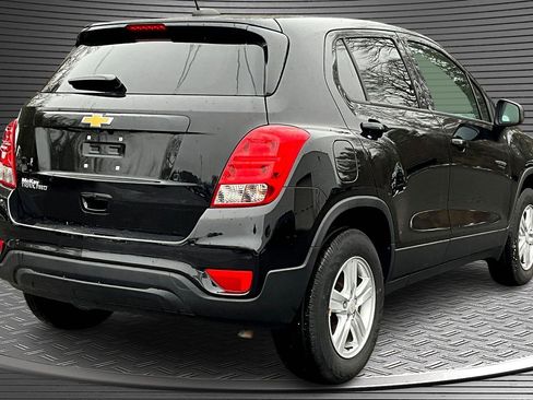 Used 2022 Chevrolet Trax LS w/ Tint and Cruise Package image 6