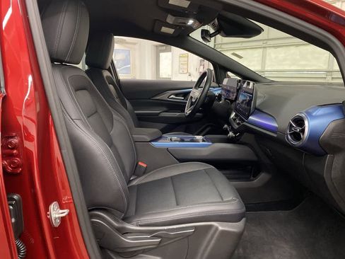 Used 2025 Chevrolet Equinox EV LT w/ Convenience Package image 18