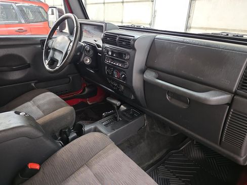 Used 2003 Jeep Wrangler X image 29