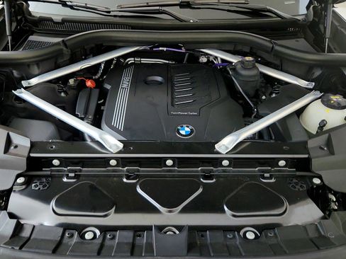 Used 2022 BMW X7 xDrive40i w/ Premium Package AWD/4WD image 36