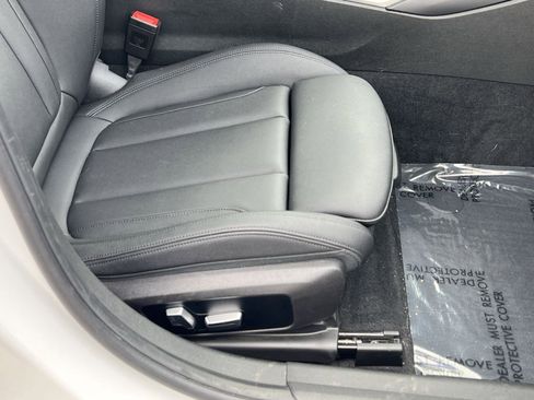 Used 2021 BMW 330e xDrive w/ Convenience Package image 31