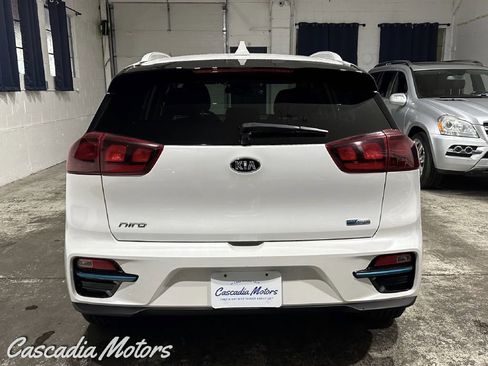 Used 2019 Kia Niro EX w/ Cold Weather Package 2.0 FWD image 8