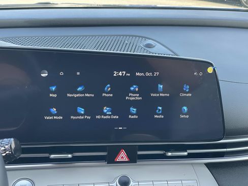 Certified 2023 Hyundai Elantra Limited image 11