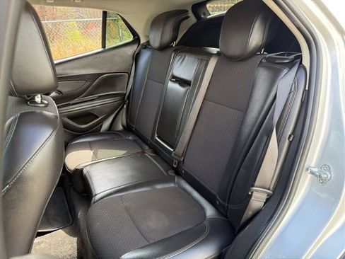 Used 2020 Buick Encore Preferred w/ Safety Package AWD/4WD image 18