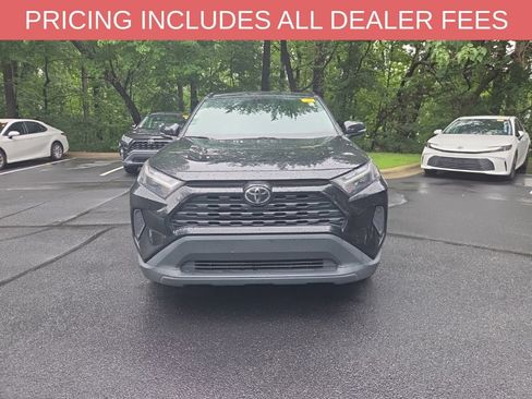 Used 2023 Toyota RAV4 XLE AWD/4WD image 2