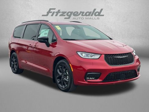 New 2026 Chrysler Pacifica Select w/ S Appearance Package image 1