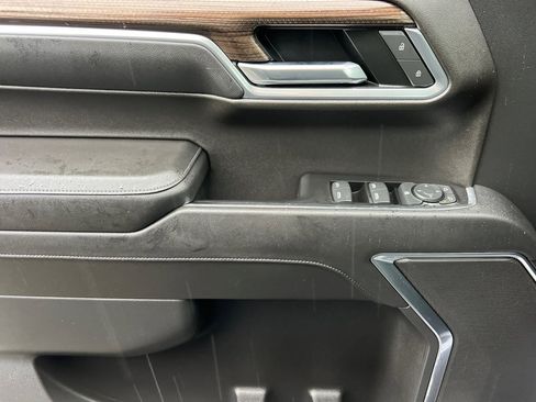 Used 2022 Chevrolet Silverado 1500 LT image 12