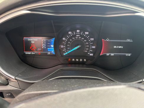 Used 2019 Ford Fusion SE image 6