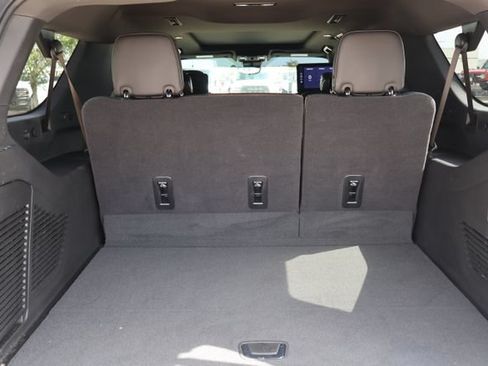 Used 2025 GMC Yukon XL Denali Ultimate AWD/4WD image 7