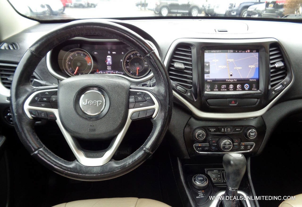 Used 2017 Jeep Cherokee Limited AWD/4WD image 11