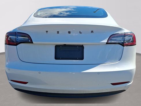 Used 2021 Tesla Model 3 Standard Range Plus RWD image 5