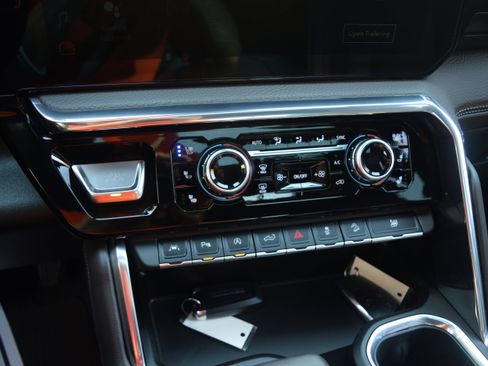 Used 2023 GMC Sierra 1500 Denali w/ Denali Reserve Package image 11