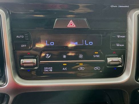Used 2022 Kia Sorento EX FWD image 17