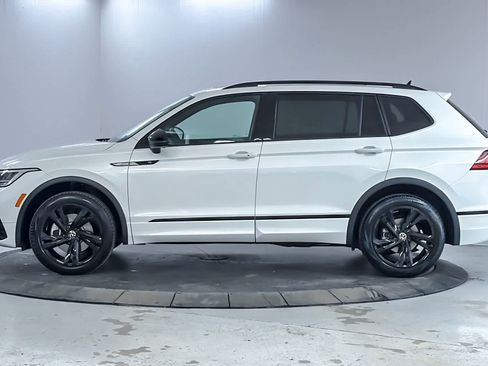 Used 2024 Volkswagen Tiguan SE R-Line image 5