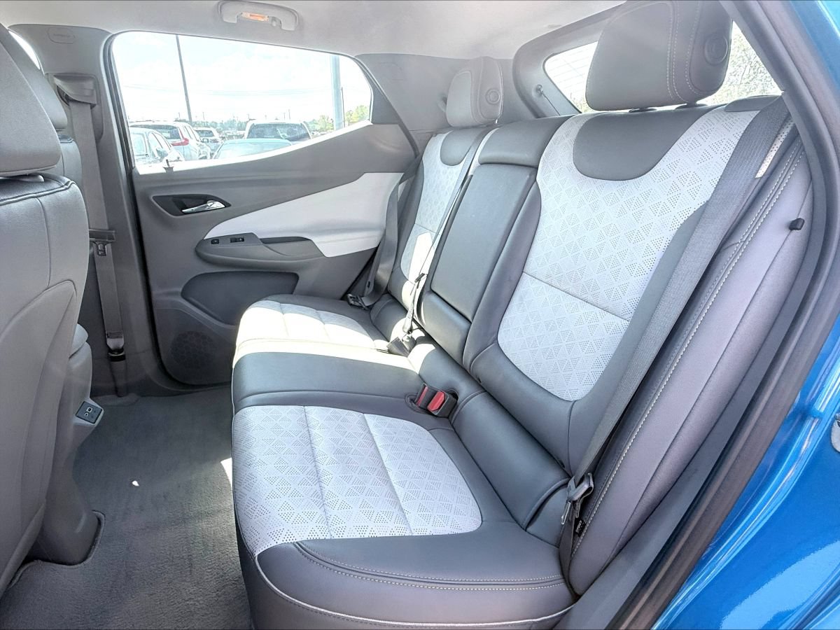 Used 2022 Chevrolet Bolt EUV Premier w/ Sun & Sound Package FWD image 14