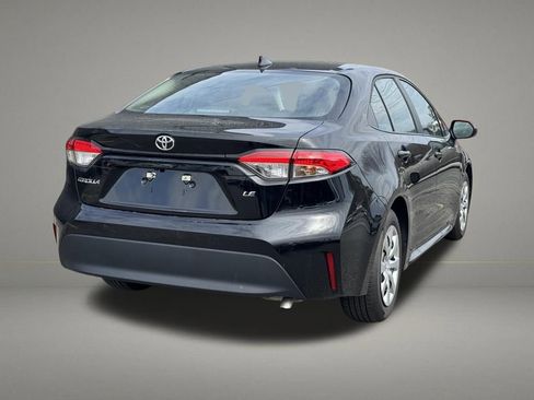 Used 2025 Toyota Corolla LE image 5