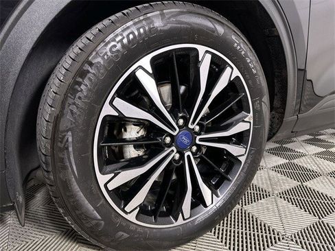 Used 2022 Ford Escape SE w/ SE Sport Appearance Package image 33