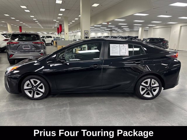 Used 2016 Toyota Prius Four Touring FWD image 4