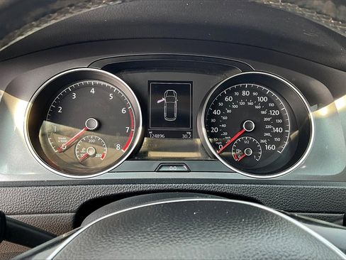 Used 2017 Volkswagen Golf Alltrack S image 17